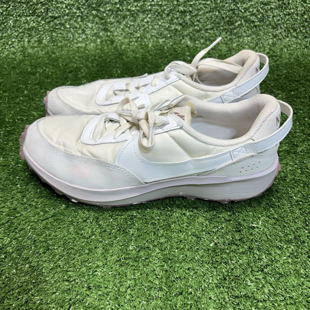 Nike Womens Waffle Debut DH9523-106 White Running Shoes Sneakers Sz 9.5 M